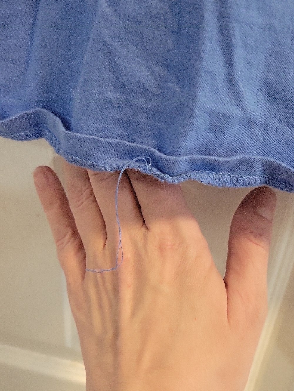Universal Thread Periwinkle V-Neck Cropped Tee - Picture 4 of 4